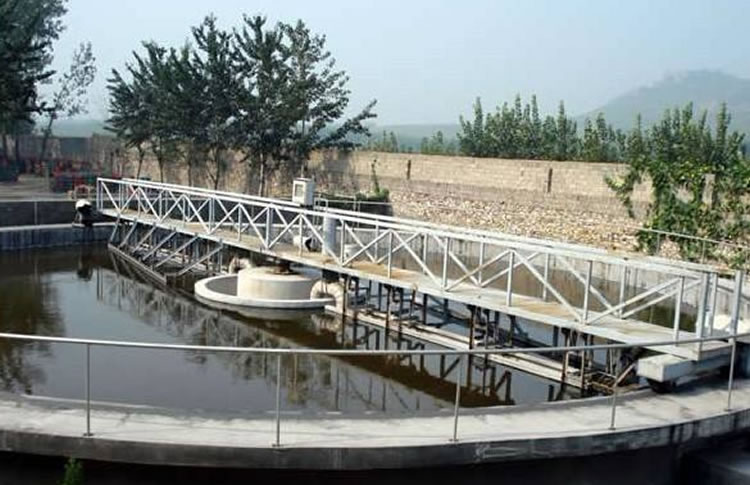 輻流式沉淀池周邊傳動直壓排泥機(jī)